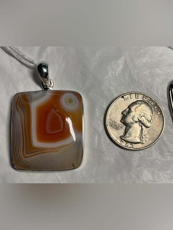 Jewelry - Red banded agate pendant